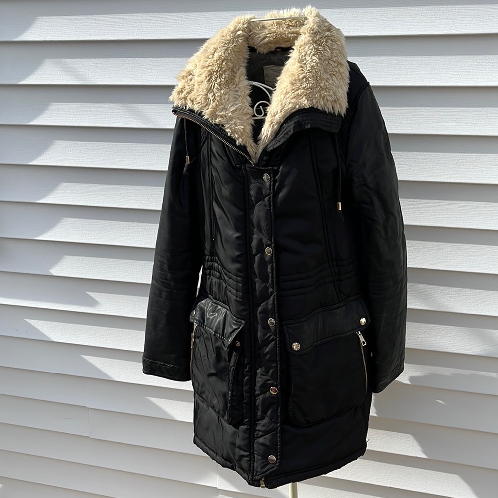 Zara Black Puffer Coat with Cream Fur Collar